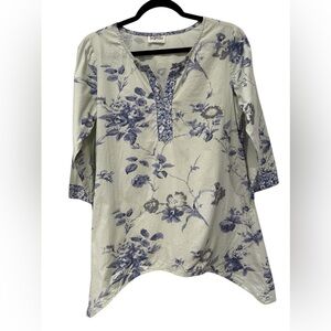 NWOT Signals Floral Tunic w/ 3/4 Sleeves, Mandarin Collar & Asymmetrical Hem